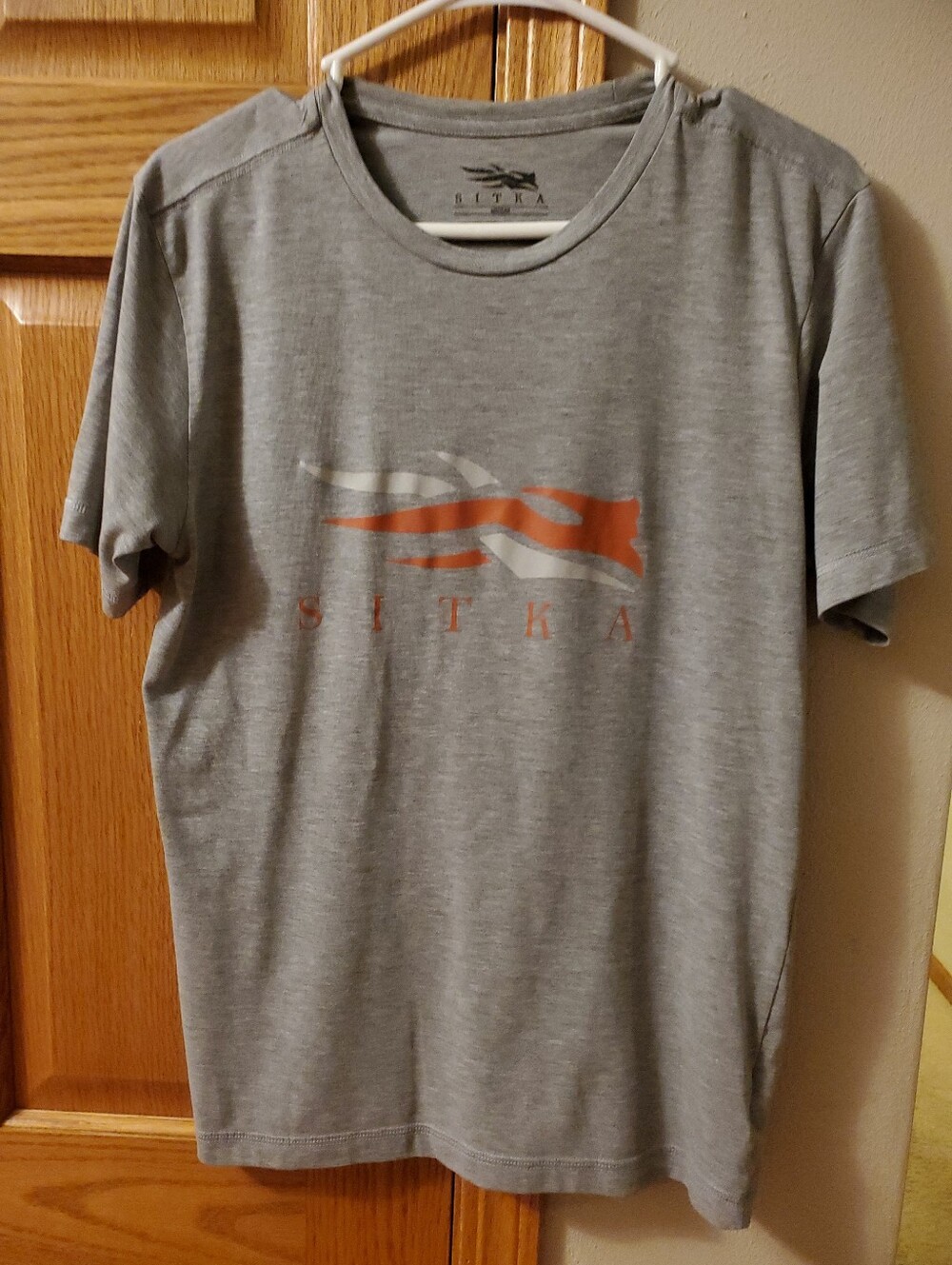 Sitka Gear Gray & Orange Men's Size Medium Hunting Fishing T-shirt